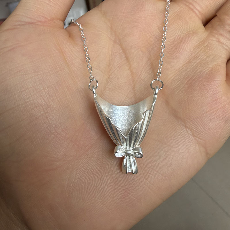 Independent Website Cross-Border New Product Creative Mini Flower Arrangement Necklace for Women, Fashionable Light Luxury Personalized Fashion Pendant Accessory