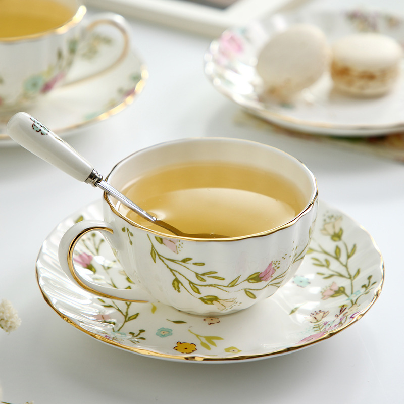 Ceramic Pumpkin Cup Coffee Cup and Saucer Set, Creative Afternoon Tea Cup, English-Style Small Yellow Flower Black Tea Cup and Saucer, Fresh and Simple