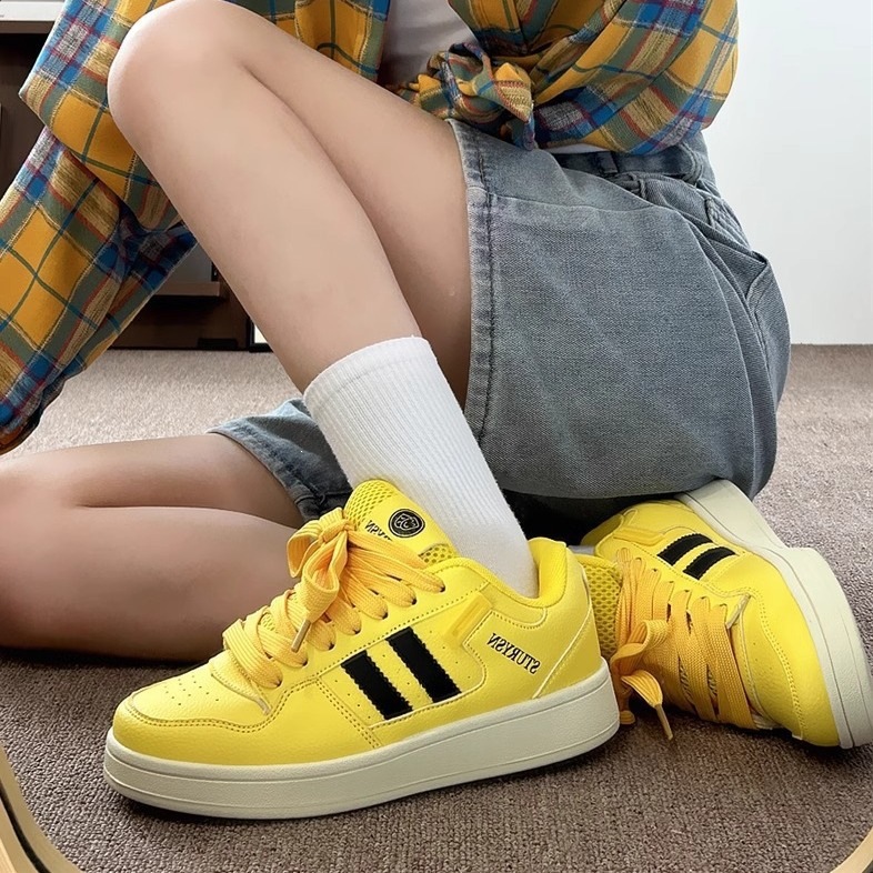 Zapatos de pan de grasa amarillo del campus 2026 otoño universal zapatos deportivos casuales de patineta de malla transpirable