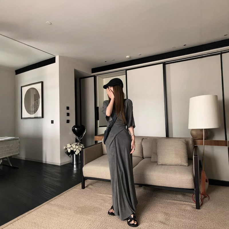 小君君布兰妮 矜贵疏离 设计感一片式炒色连衣裙绑带肌理鱼尾裙|undefined