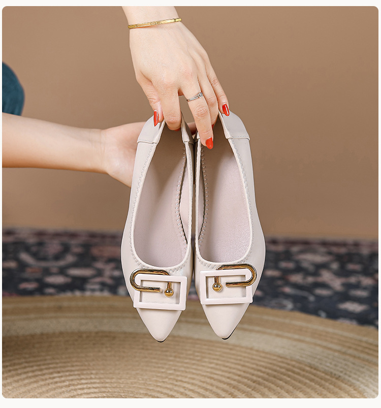 Women's Elegant Solid Color Point Toe Flats display picture 4