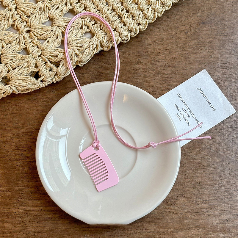 Collar de peine ovalado de color pintado en aerosol verano nuevo temperamento fresco y dulce cadena de clavícula moda de alta gama