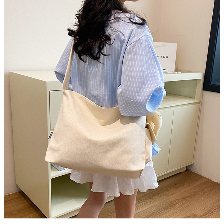 The 2024 new Korean-style simple and laid-back casual canvas crossbody bag and the large-capacity versatile tote bag are selling well Specification drawing