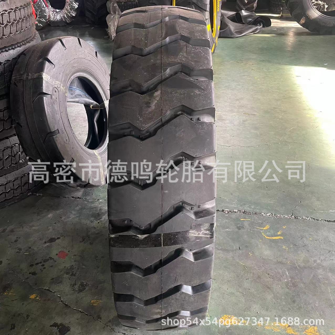 Suministro de neumáticos de ingeniería para camiones volquete de mina Henreda 14.00-24