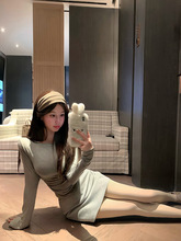 简约基础款圆领长袖T恤女装春季不规则褶皱短款内搭上衣