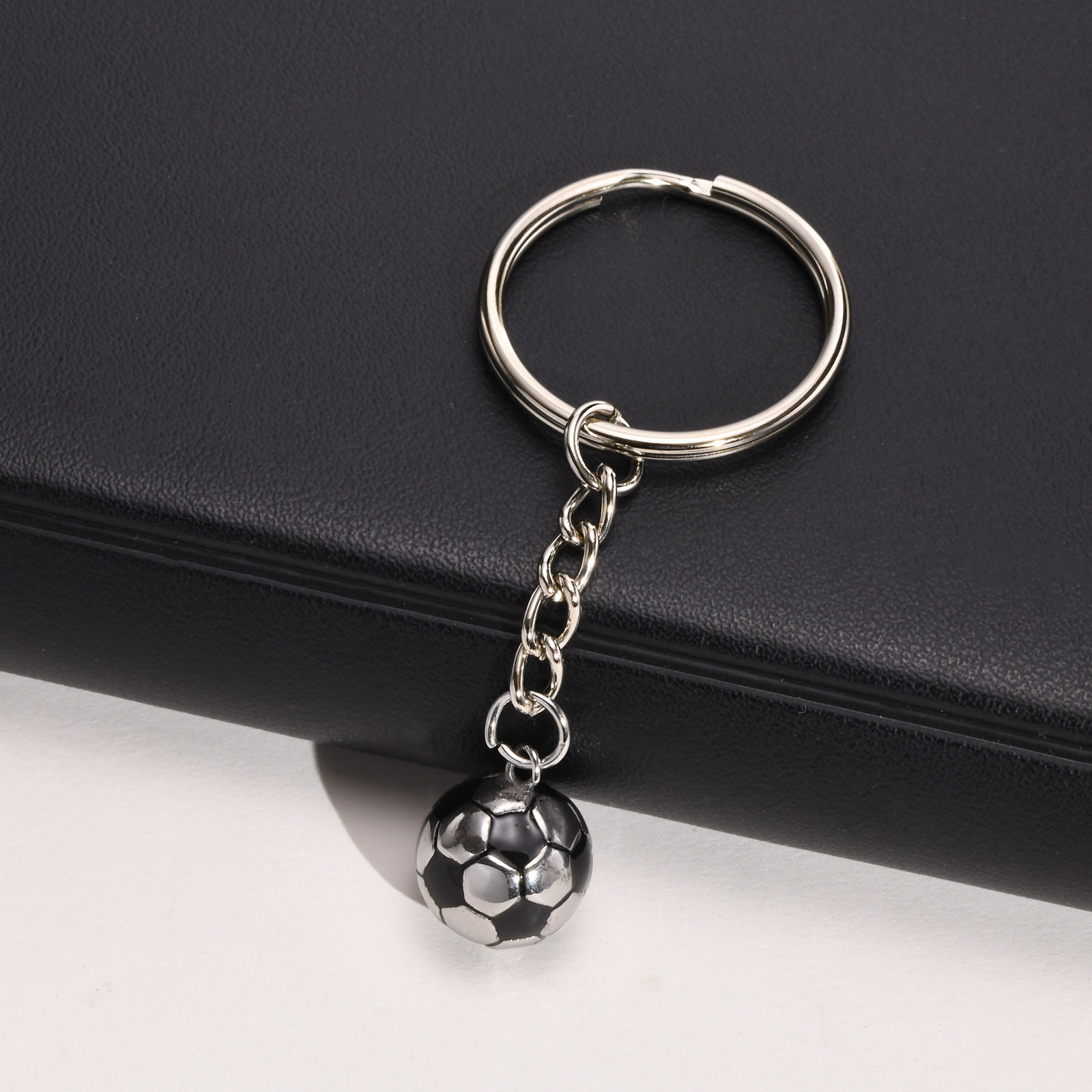 1 Piece Fashion Football Titanium Steel Unisex Keychain display picture 3