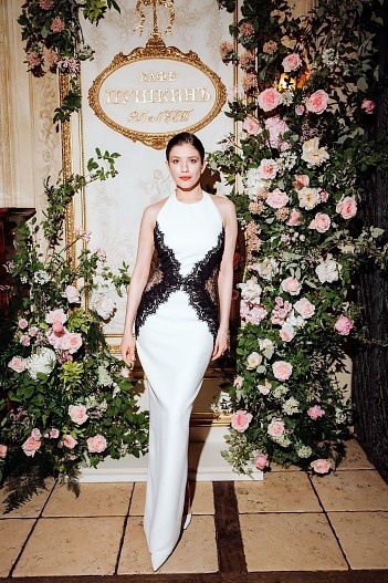 Women's Sexy Lace Panel Hollow Out Halter Backless High Slit Bodycon Maxi Dress – Elegant Summer Gown 2026_ecoleips.com