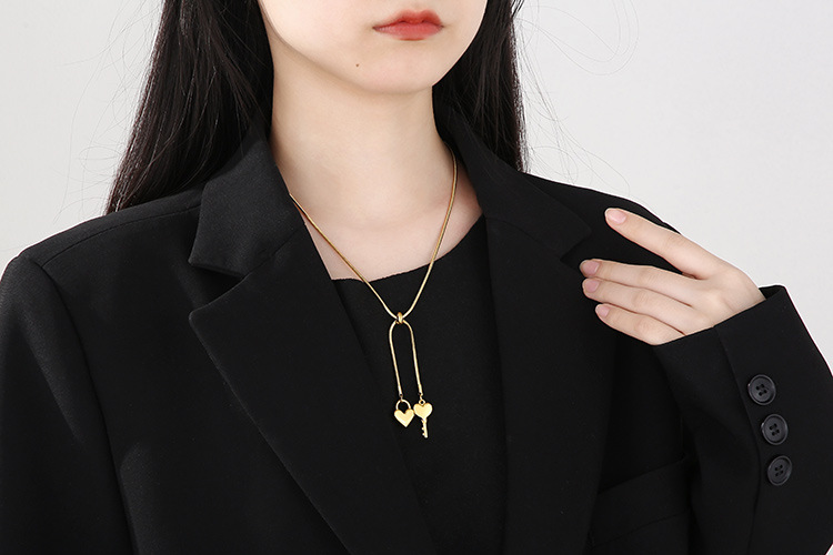 1 Piece Quantity Date Occasion Fashion Heart Shape Key Titanium Steel Necklace 1 Piece