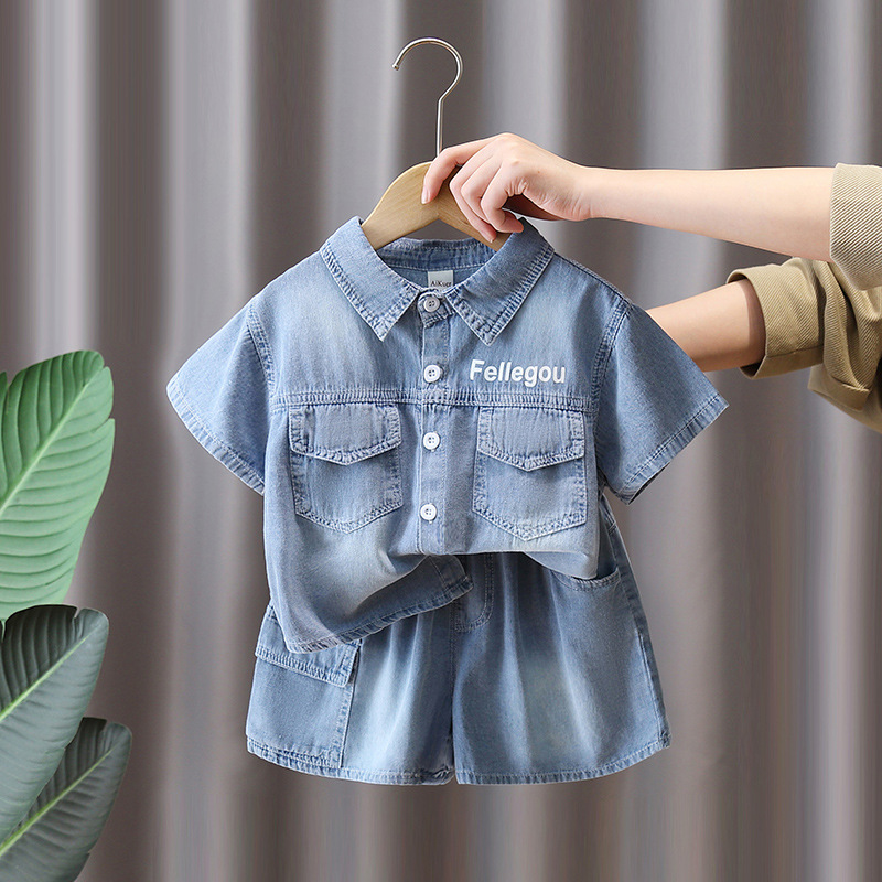 7215 Traje de verano para niños Camisa de mezclilla de color claro de manga corta Traje de dos piezas Hermoso traje para niños Ropa delgada de verano