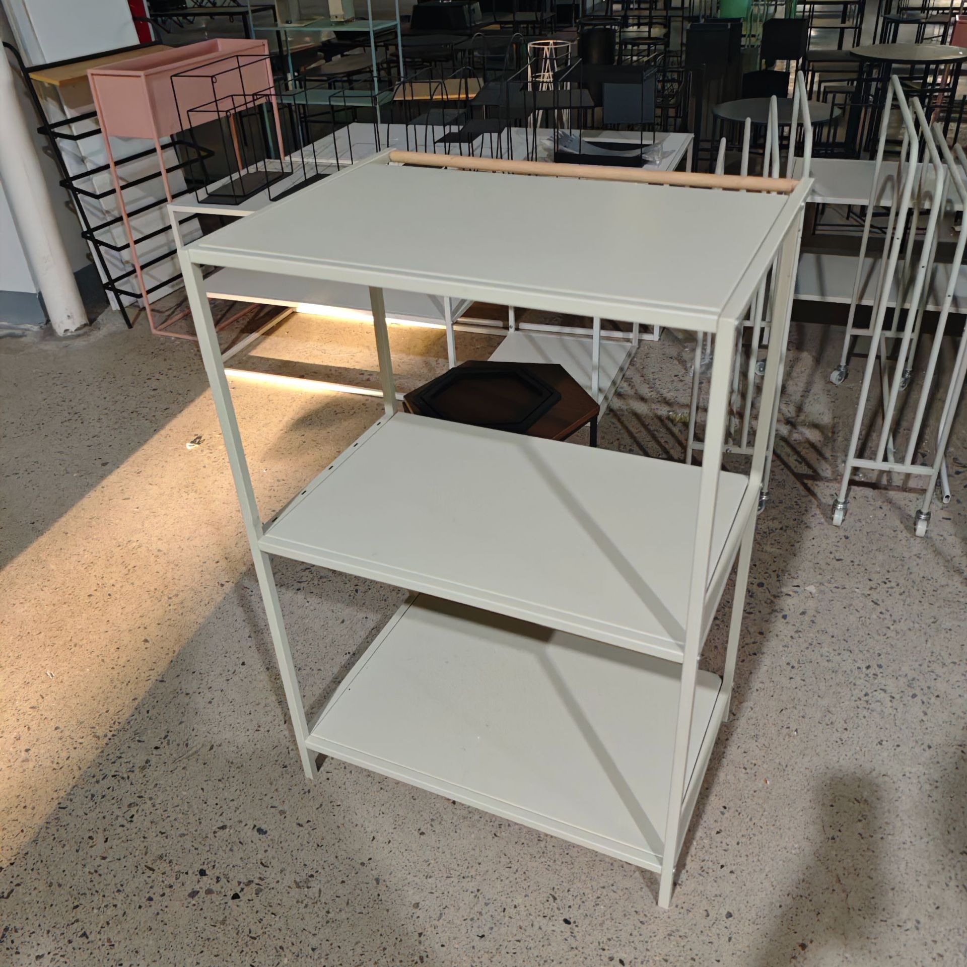 Nuevo estilo nórdico de tres pisos de oficina móvil estante de almacenamiento de habitaciones domésticas estante de exhibición de almacenamiento de acabado de estante de almacenamiento