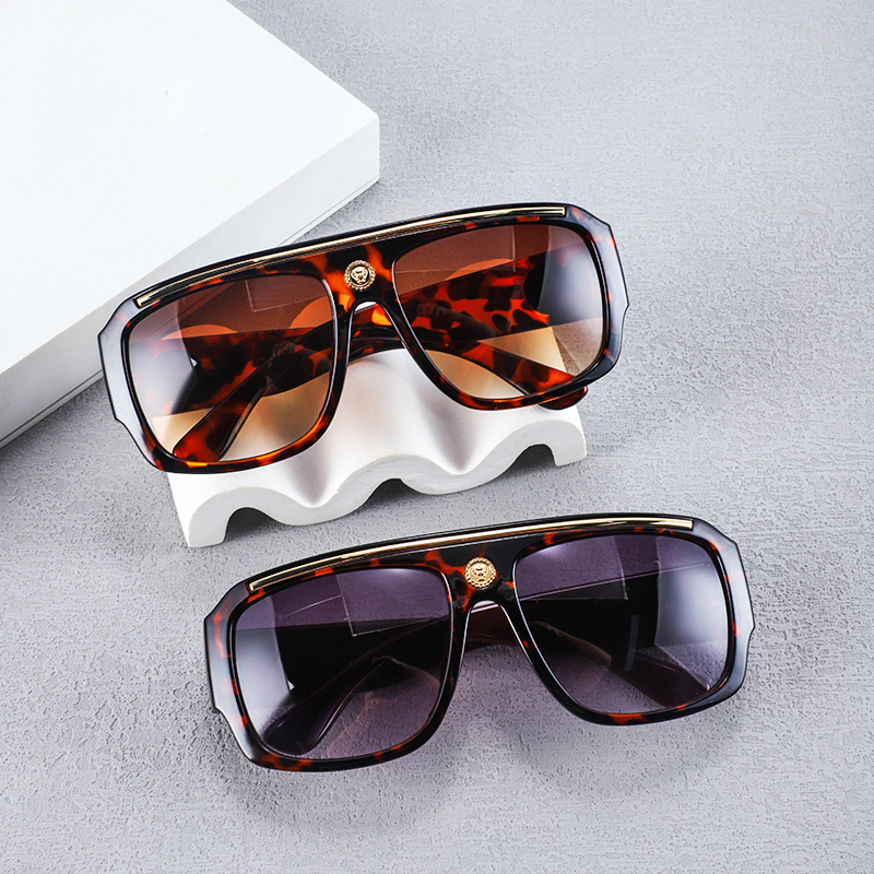 Dames zonnebril trendy grote modieuze designer zonnebrillen_voghion.com