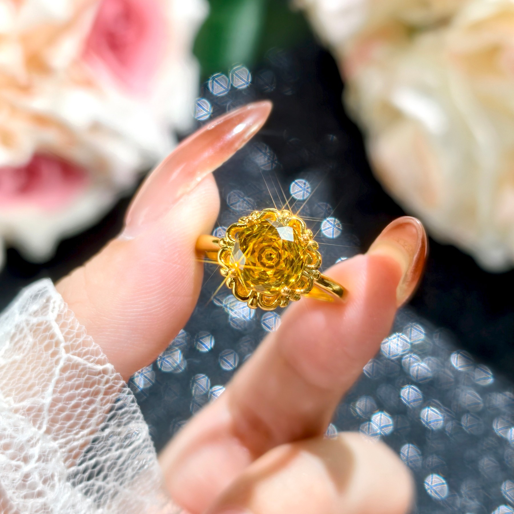 Pendant with zircon