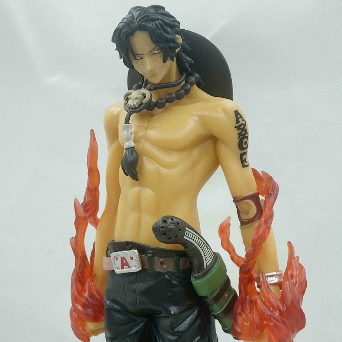 Группа One Piece Лиза ручная огневая огневая огневая боевое издание ручной работы модель дисплей дисплей дисплей оптовая