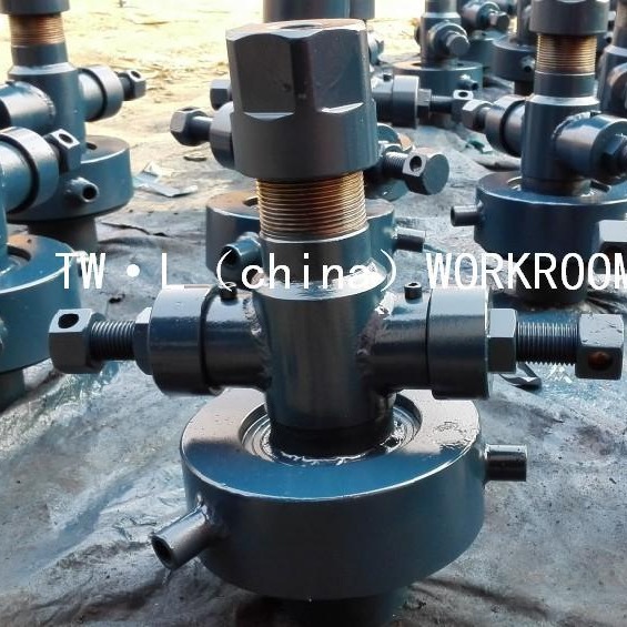 石油钻采设备用防偏磨光杆密封器