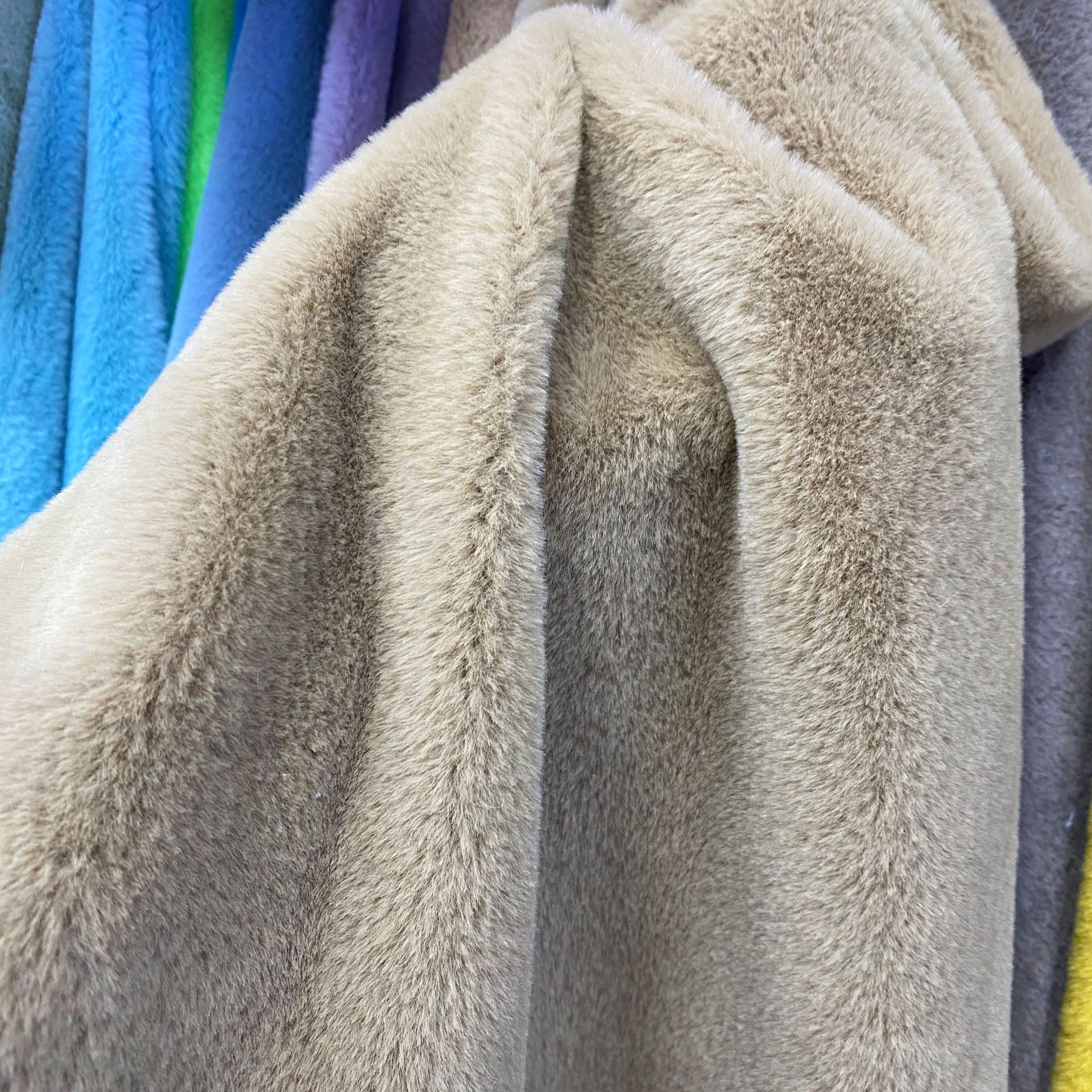 Pequeño cabello de conejo grueso 600g tela de peluche de conejo super mat 10MM cabello de conejo de urdimbre