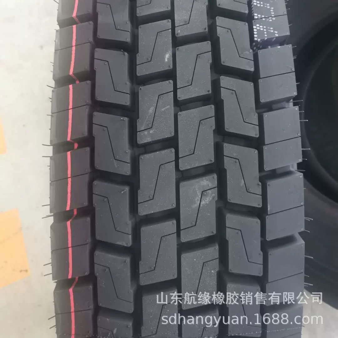 厂家批发295/80r22.5 315/80R22.5卡车轮胎出口全钢丝子午线轮胎