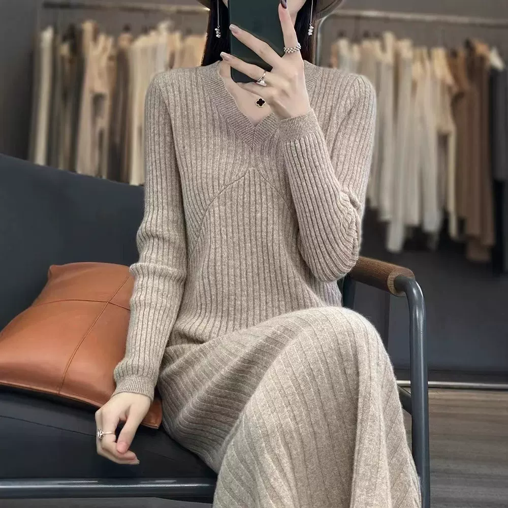秋冬新款修身显瘦配大衣针织连衣裙女时尚洋气中长款过膝毛衣裙