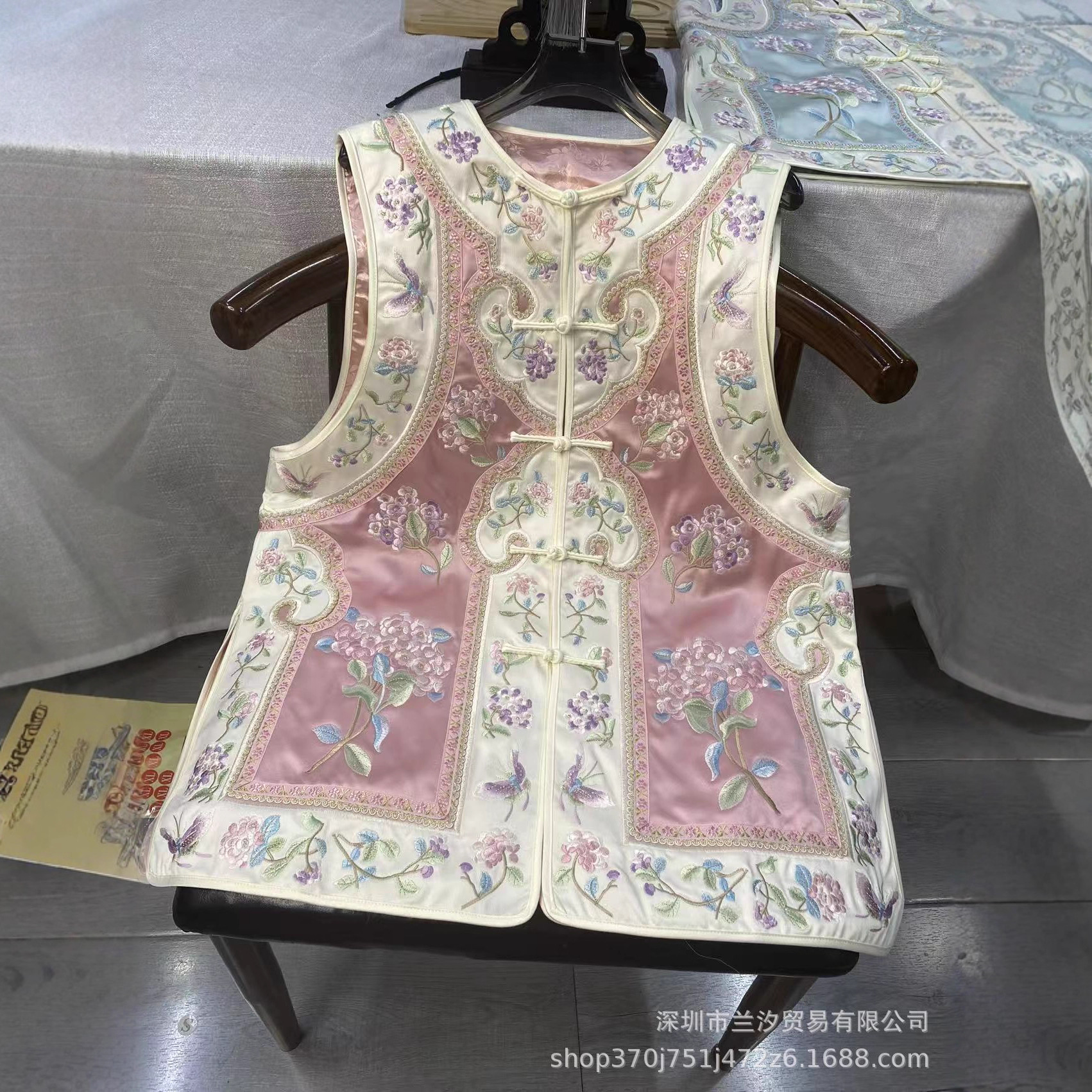 New Chinese Style Vest for Women 2025 Autumn and Winter Hydrangea Full Embroidery Mid-Length Retro Double-Breasted Acetate Satin Vest 9549
