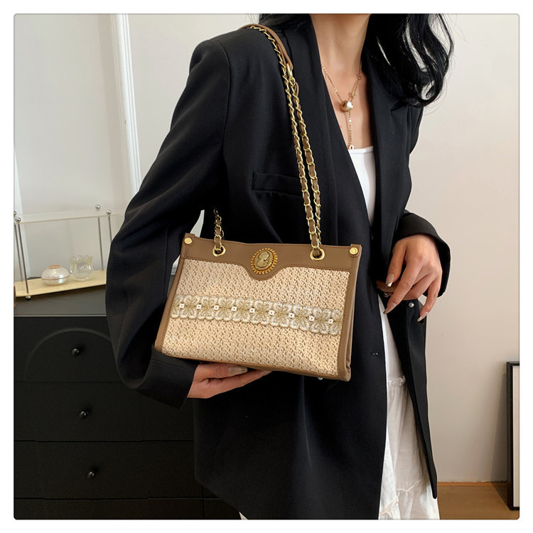 Women's Medium Straw Color Block Vacation Classic Style Weave Zipper Tote Bag display picture 3