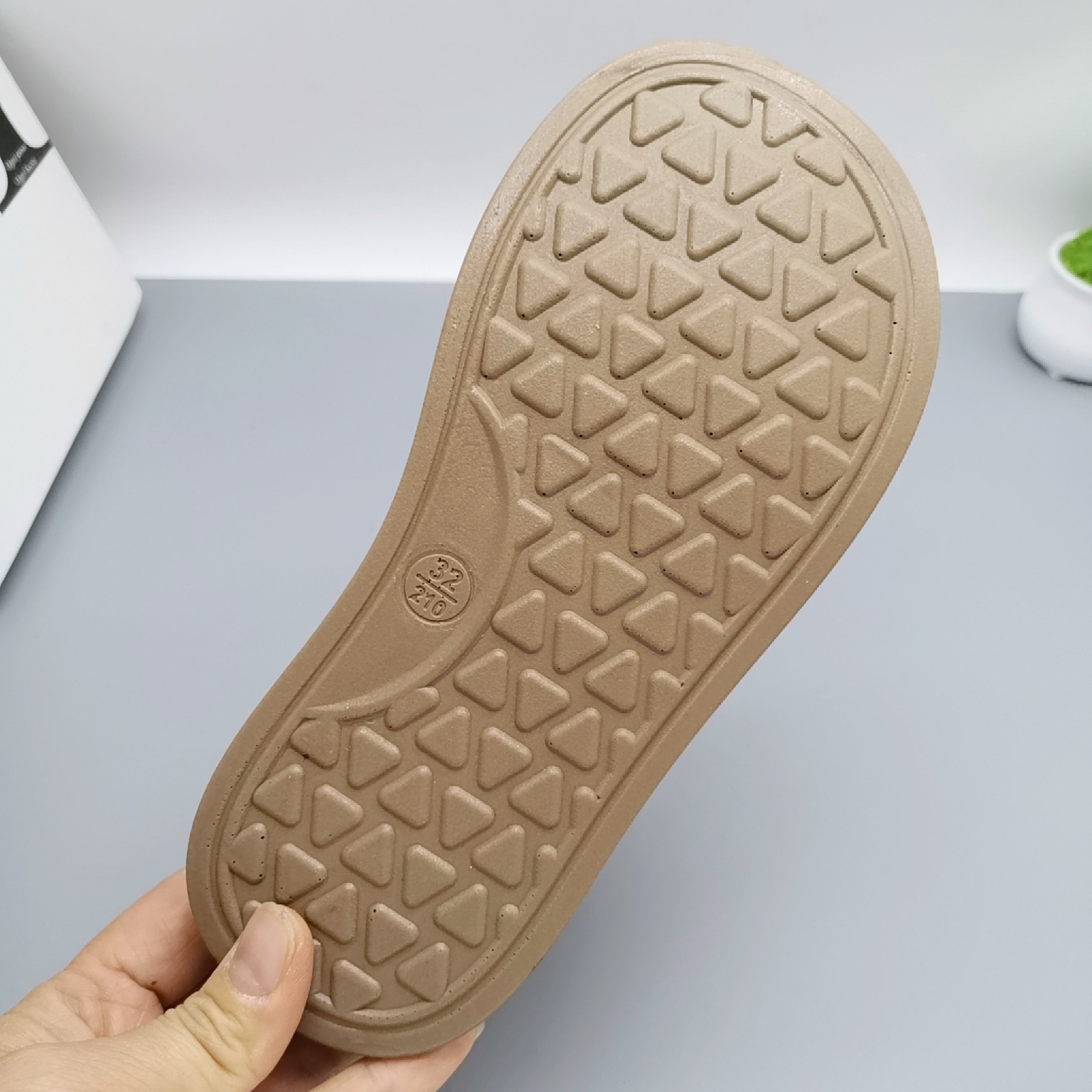 Sandalias retro para niñas, tallas 32-37, éxito de ventas de verano 2026, zapatos de princesa de goma antideslizantes, zapatos de playa