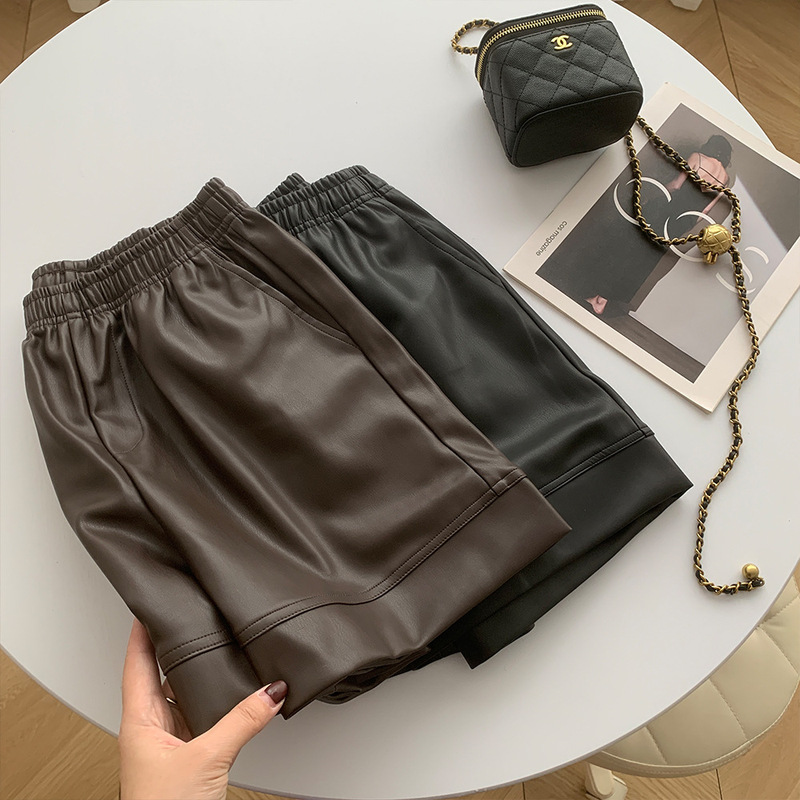 Trendy Retro Pu Leather Shorts for Women, Slimming High-Waisted A-Line Wide-Leg Pants, Autumn and Winter Biker Style Casual Pants for Outdoor Wear