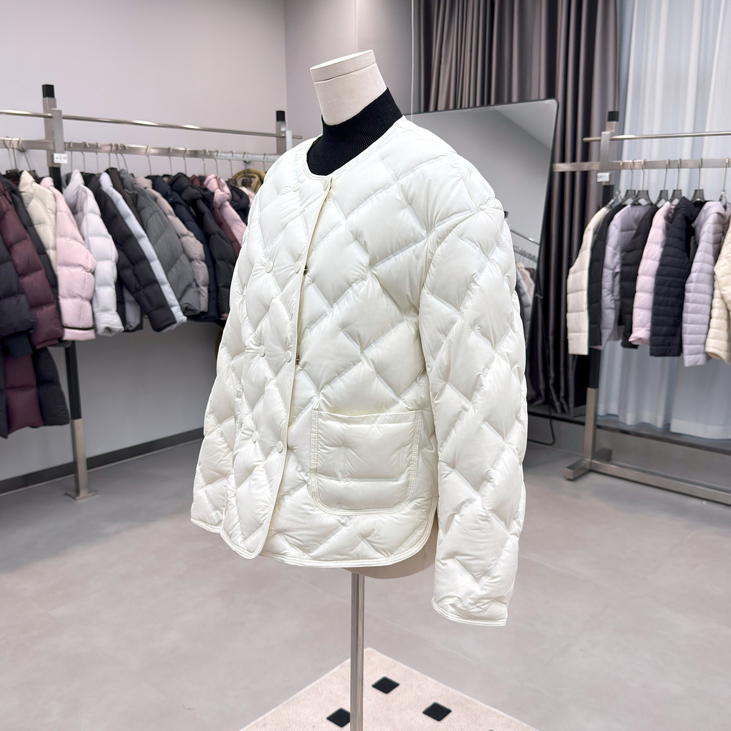 Winter Little Fragrance down Jacket 2025 New High-End Women's Clothing for Petite Figures, Lightweight Diamond Pattern Coat with Neck Warmer