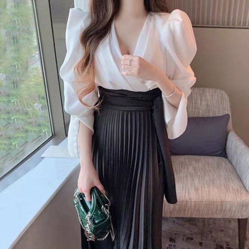 Korean new cross V-neck puff sleeve shirt top + irregular lace waist pleated mid-length skirt women's suit
