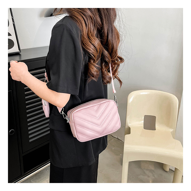 Shoulder Bag Image 8