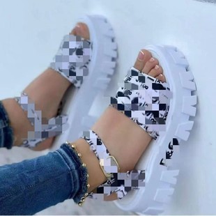 Foreign trade large size round toe thick-soled sandals women's outdoor summer new style fashion height-increasing casual beach sandals
