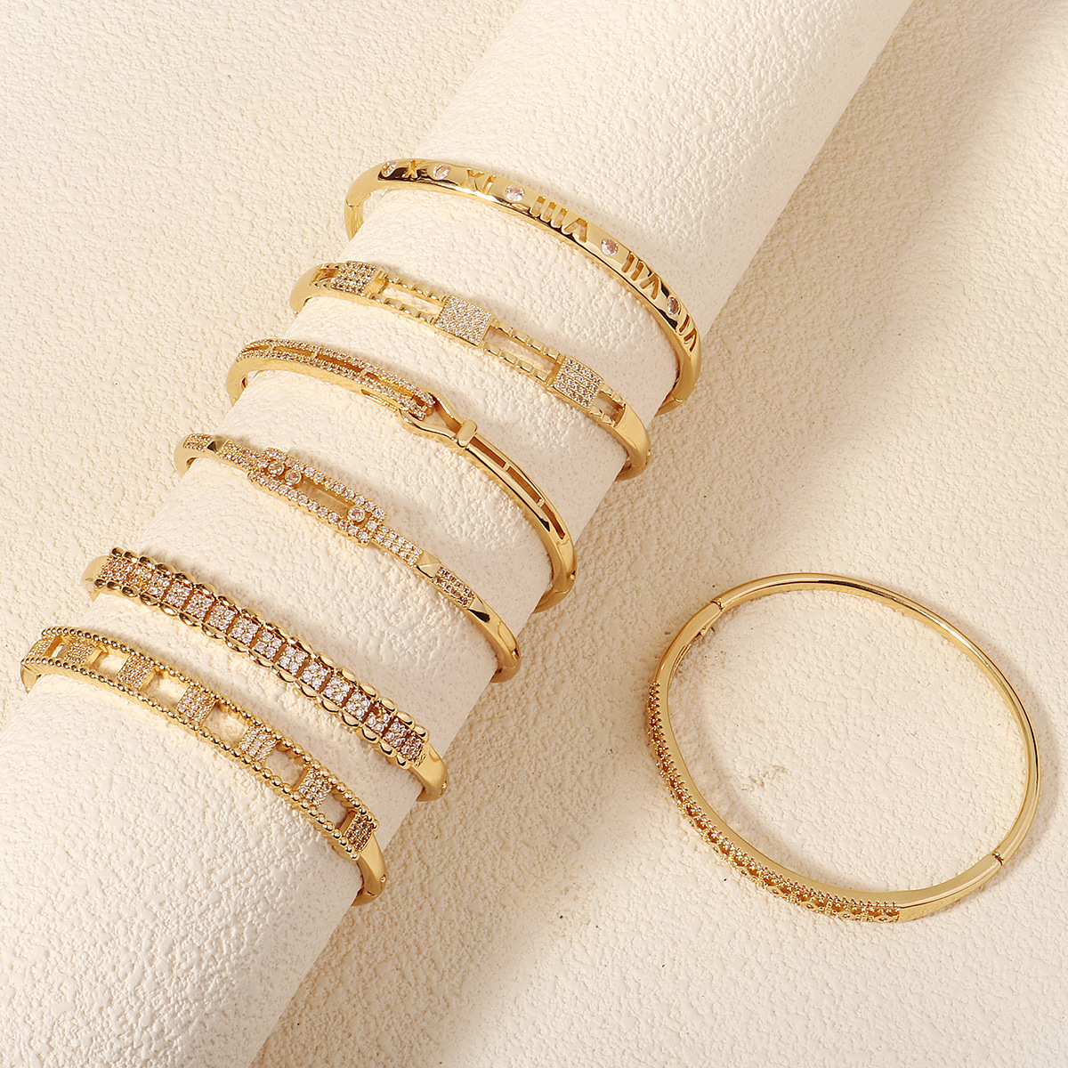 20g Weight 0.03µm-0.05µm Gold Plating Thickness Electroplating Gold Plating Process 18K Real Gold Plated Plating Material Rhinestones, Zircon Inlay Material Bangle Classification 1 Piece Quantity Holiday, Travel, Daily Occasion Copper Material Love, Round, Square Pattern Women's Gender French Style, Modern Style, Classic Style Style Inlay Craft French Style Modern Style Classic Style Love Round Square Rhinestones Zircon Alloy Copper Wholesale Bangle 无