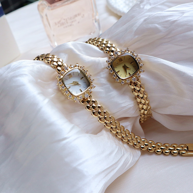 Women's Retro Quartz Watch Fashionable Delicate Chain High End Small Square Design For Ladies_voghion.com