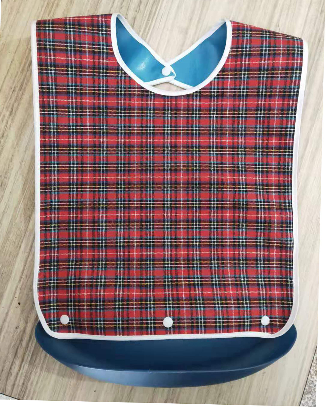 En stock al por mayor impermeable de gran tamaño adulto comida babero comedor ancianos babero saliva toalla ventas directas de la fábrica