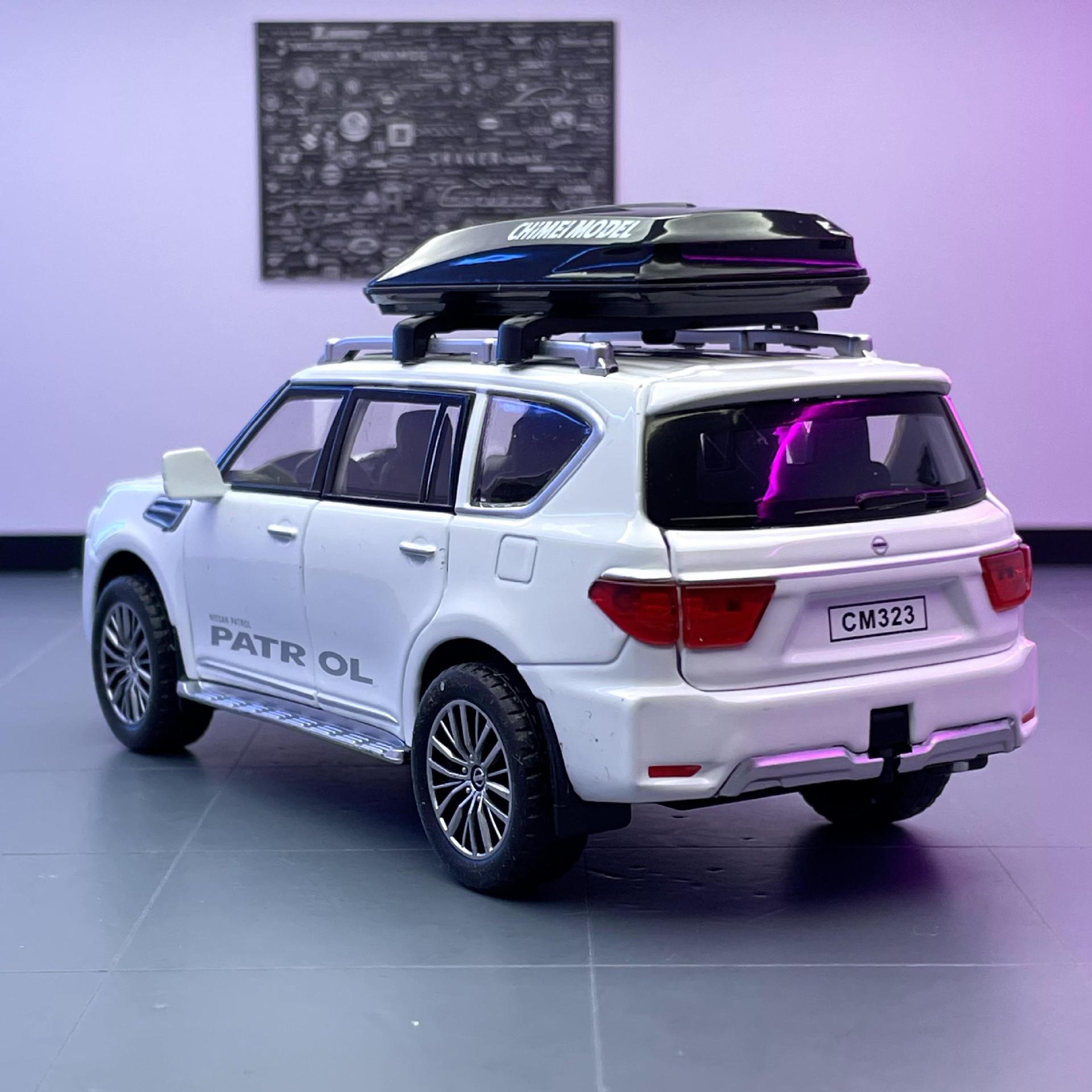 Chimei modelo de coche de aleación 1 a 32 Toule vehículo todoterreno Tire hacia atrás el sonido y la luz 6 Puerta Abierta coche de juguete modelo de música adornos