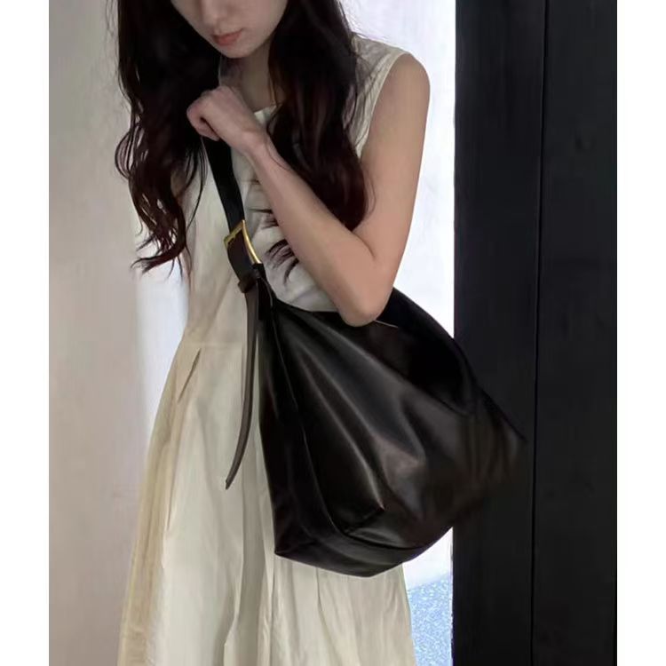 Black [selected high-quality leather]