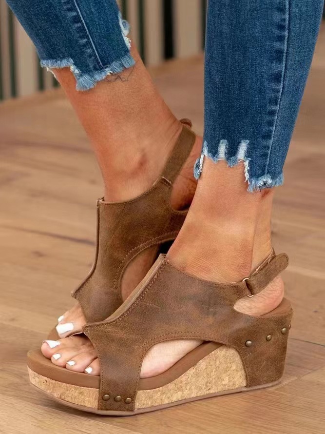 Sandalias de mujer de talla grande europeas y americanas 2023 Verano nuevas sandalias de plataforma de cuña de velcro con estampado de leopardo remache de boca de pescado transfronterizo