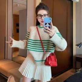 女条纹套头圆领毛衣秋冬季韩系穿搭宽松软糯针织性感上衣慵懒风潮