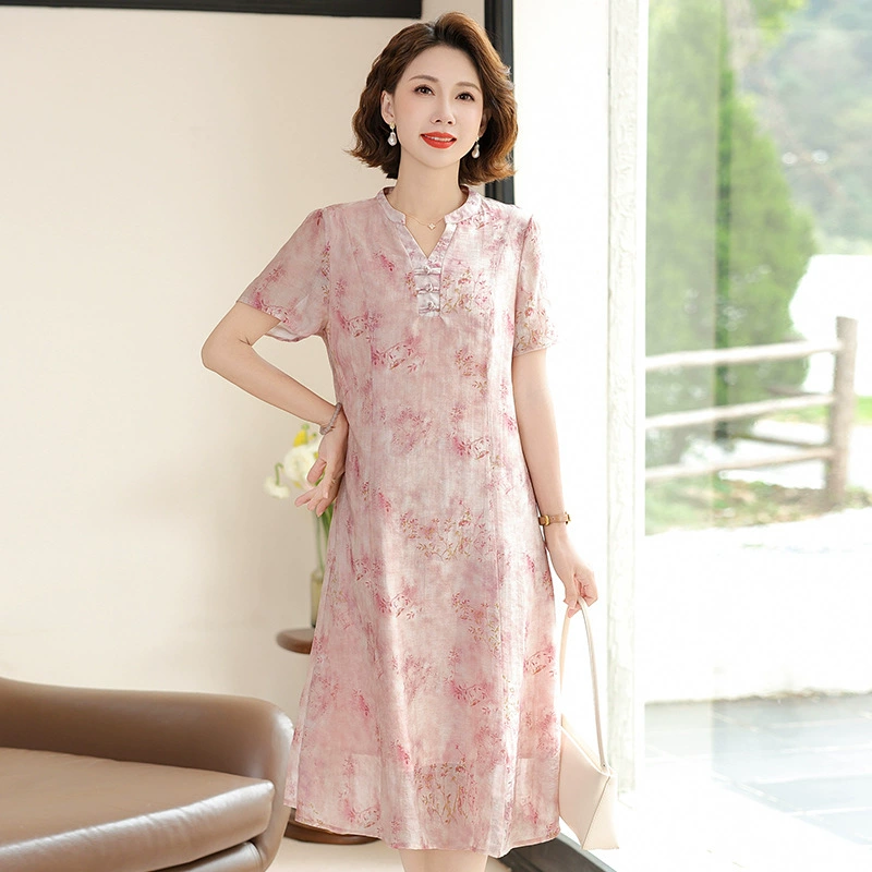 Летнее платье для мамы, стильная новинка 2025 года, с завышенной талией, стройнящее, элегантное, омолаживающее, модное платье средней длины.