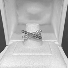 交叉珍珠戒指小众设计高级感情人礼物厂家批发