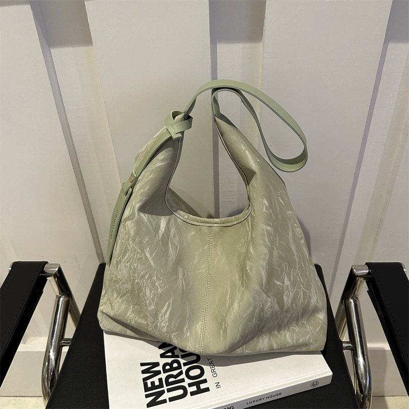 One-shoulder underarm bag, capacious summer style, universal design