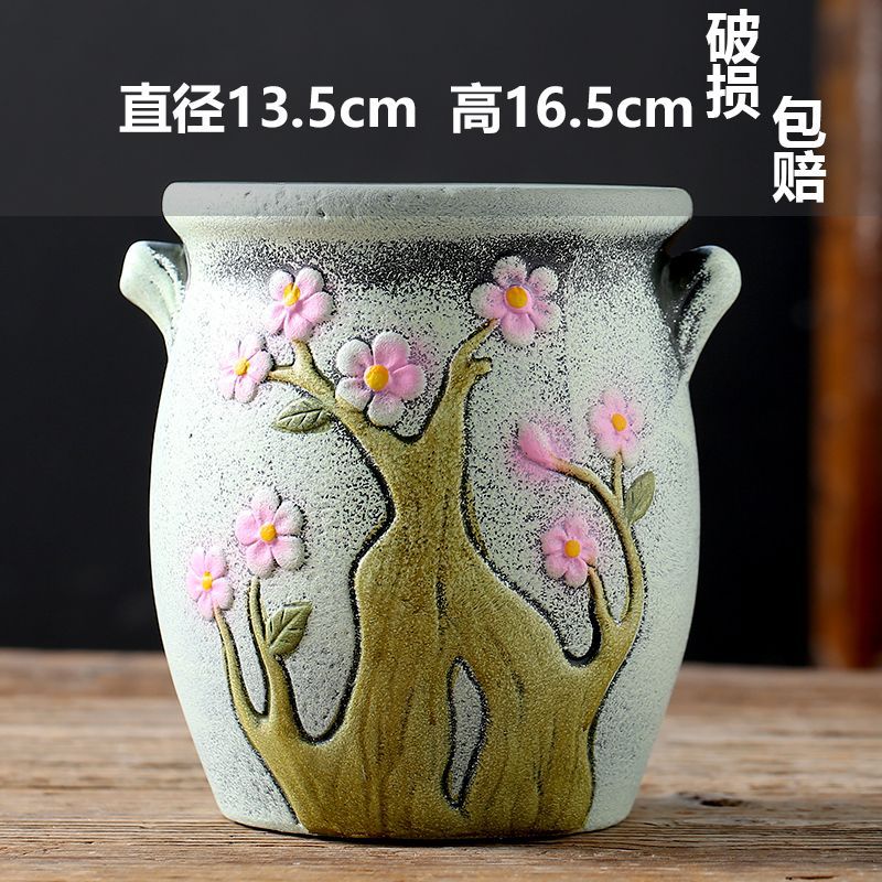 Único grande vaso de argila com flor de ameixa verde musgo fresco / forma