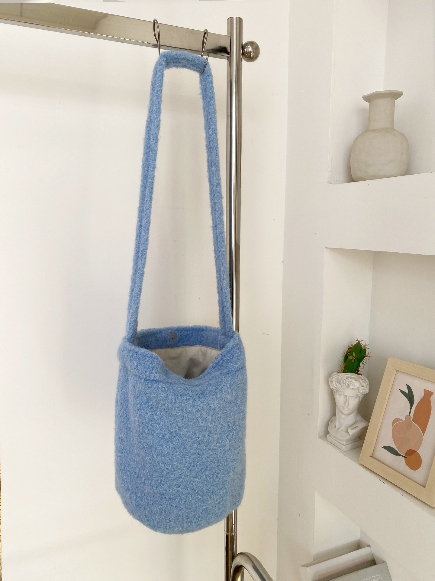 Otoño y invierno bolsas de balde de peluche suaves retrógradas versátiles bolsas de hombro coreanas simples de alta calidad de gran capacidad bolsas de hombro mujeres