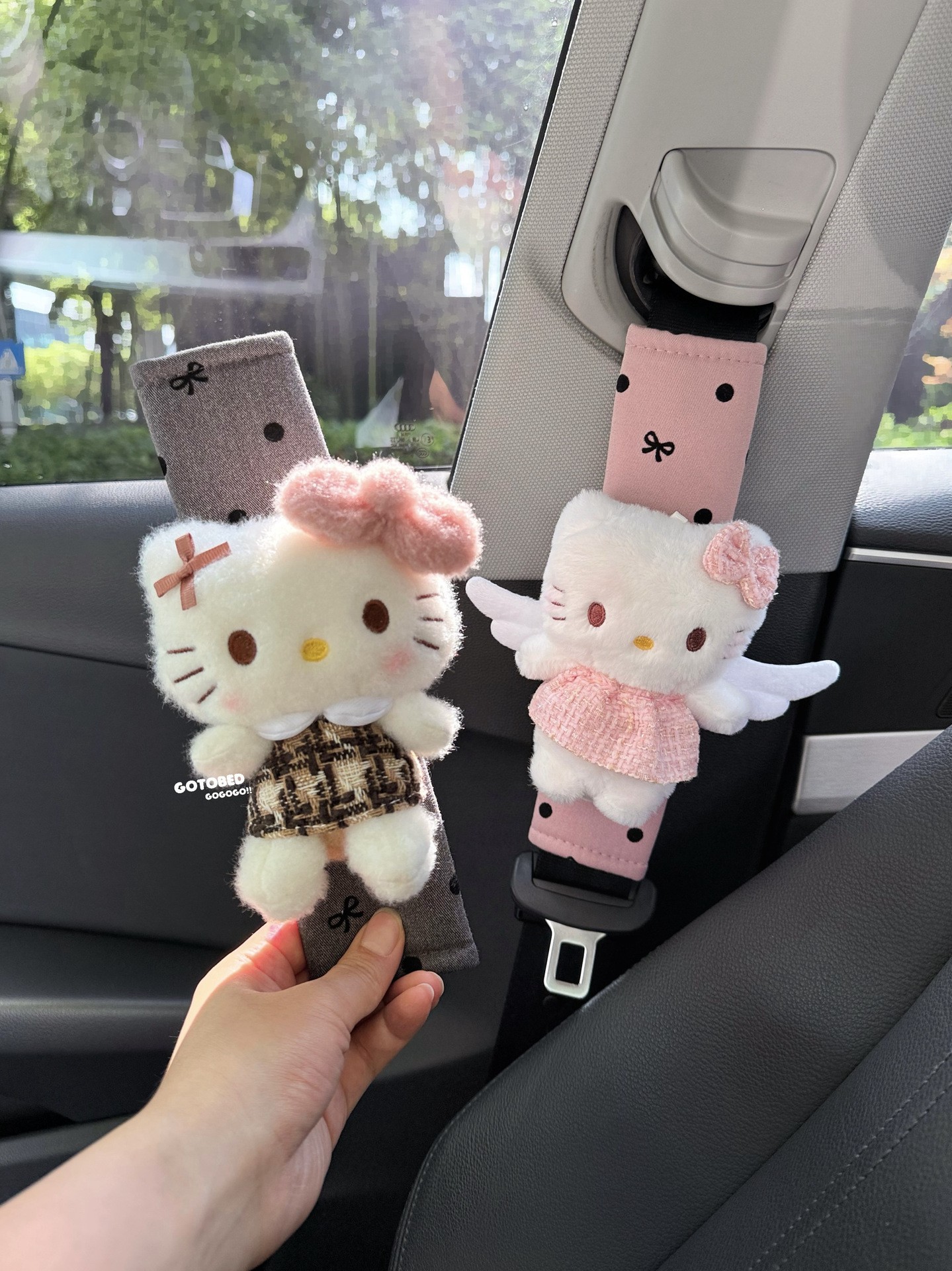 Car Seatbelt Shoulder Pads Are Comfortable and Breathable for Long-Distance Use, Providing Protection for the Shoulders and Neck, and Are an Essential Car Accessory