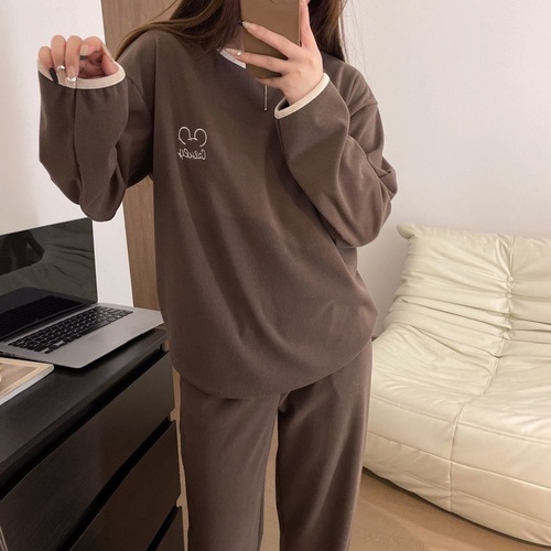 Live-streamed Autumn Pajamas for Women: Long-Sleeve, Long-Pants Set in Soft Fleece—Sweet, Simple, and Relaxed Fit for Cozy Home Wear or Outfits