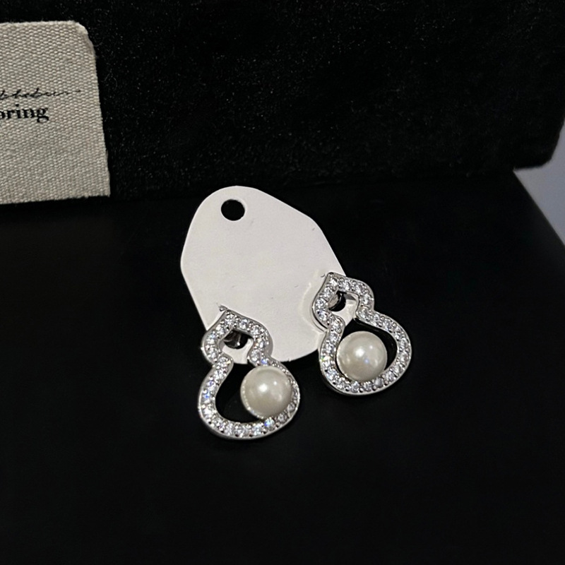 Aguja de plata circón Perla pendientes de la perla collar traje de moda Luz de lujo de alto grado pendientes de joyería de diseño personalizado para las mujeres