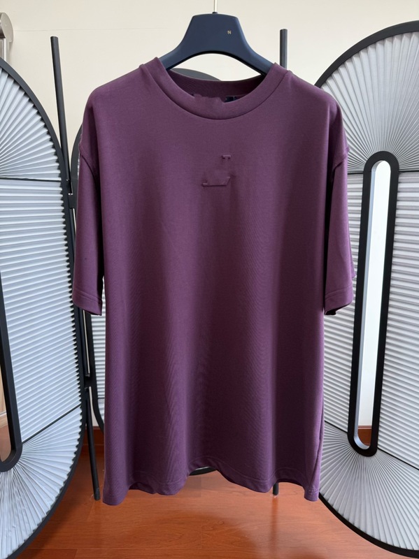 【L家正規版在庫あり】25ss新作エンボス加工コットンTシャツ半袖男女兼用カジュアル万能|undefined