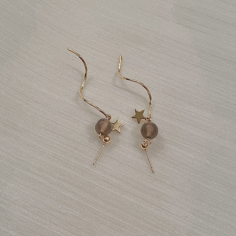 Pendientes de alta calidad de estilo francés de celebridades en línea para mujeres 2022 nuevos pendientes elegantes de moda pendientes populares pendientes largos pendientes Retro