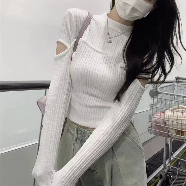 Дизайн с полыми рукавами с длинными рукавами и полувысоким воротником свитер женский 2024 осень и зима новая мода тонкая нишевые топы