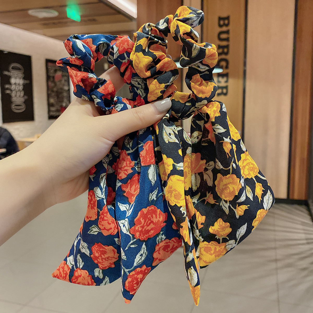 Pequeña bufandas de seda para el cabello de verano para mujeres bufandas de primavera red red de cabello nueva cinta francesa retro delgada cuerda de marea correa flotante