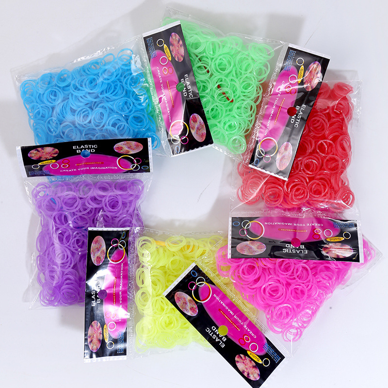 Anillo interior y exterior Banda de goma de color luminosa transparente Juguete de bricolaje luminoso Pulsera tejida a mano 600 bolsas OPP