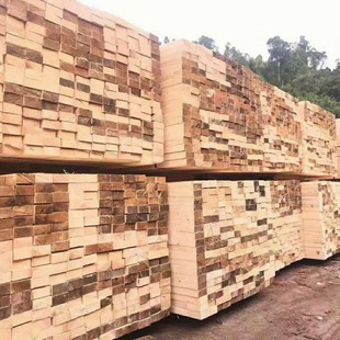 Wholesale Engineering Square Wood from Local Manufacturers, Cut to Size, Straight with Minimal Bark, Four Sides Showing Grain